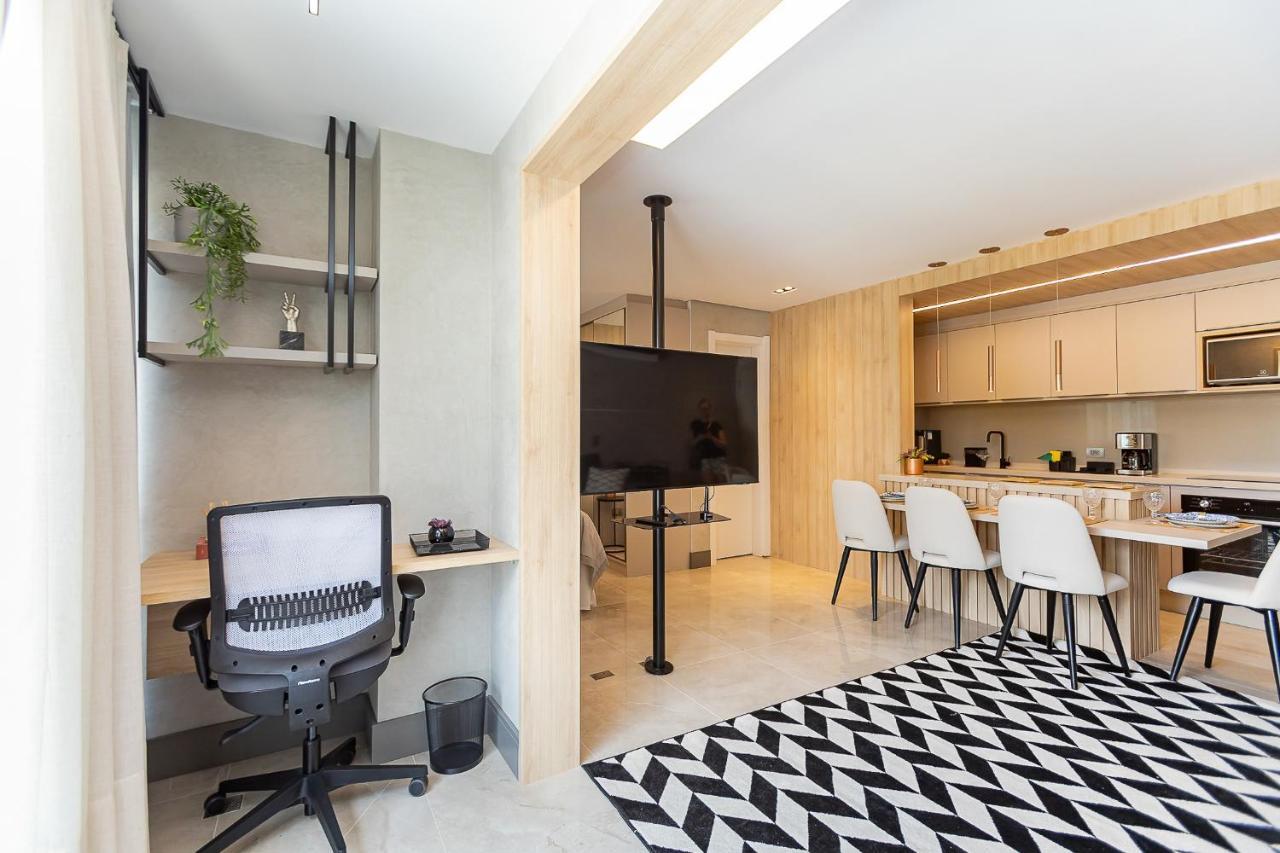 Apartamento Luxuoso Batel - 4 Minutos Do Shopping Patio Batel C/ Garagem, Piscina, Sauna E Academia Curitiba
