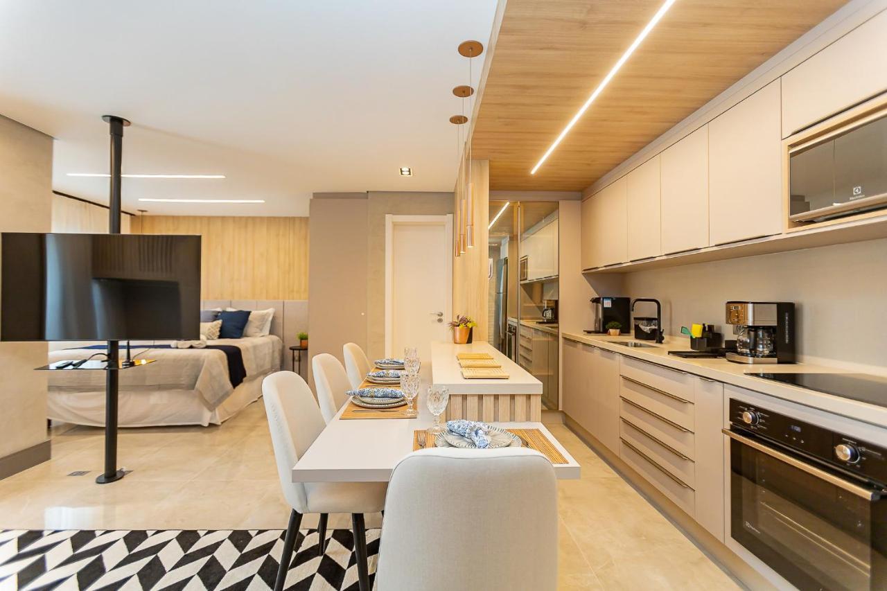 Apartamento Luxuoso Batel - 4 Minutos Do Shopping Patio Batel C/ Garagem, Piscina, Sauna E Academia